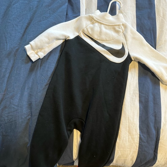 18m NIKE Jumpsuits - Picture 5 of 6